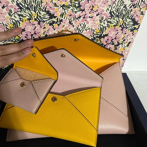 Tory Burch clutch- Yellow (medium) - Picture 3 of 4